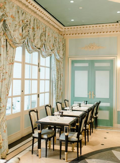 Laduree Soho | Photography: Rebecca Yale Photography - rebeccayalephotography.com Laduree Interior, Parisian Tea Party, Tea Room Design, Paris Interiors, Bakery Interior, French Baroque, Tea Party Bridal, Bridal Shower Inspiration, Dining Room Art