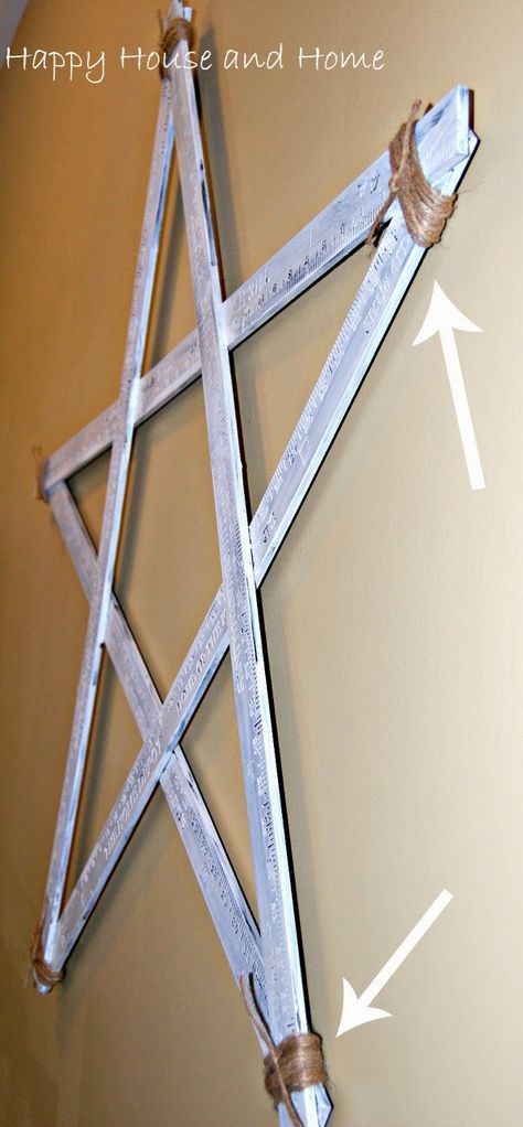 Painted Sticks Diy, Paint Stick Crafts Diy Projects, Auction Decor, Star Crafts, Paint Stick Crafts, Unusual Christmas Decorations, Ruler Crafts, Diy Christmas Star, Diy Shabby Chic