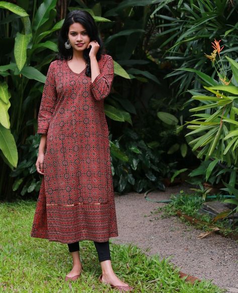 Ajrak Kurti Designs Latest, Ajrakh Kurti Designs Latest, Latest Kurta Designs Women, Ajrakh Design, Kurtis Neck Designs, Hand Embroidery Neck Designs, Angrakha Style Dresses, Neck Designs For Kurtis, Designs For Kurtis