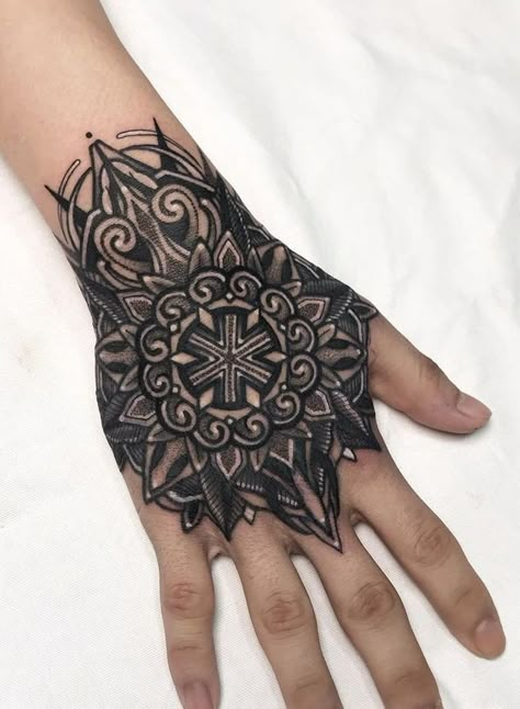 Geometric Tattoo Hand, Herren Hand Tattoos, Mandala Tattoo Designs, Mandala Hand Tattoos, Forearm Band Tattoos, Hand And Finger Tattoos, Hand Tattoos For Women, Beautiful Mandala, Arm Band Tattoo