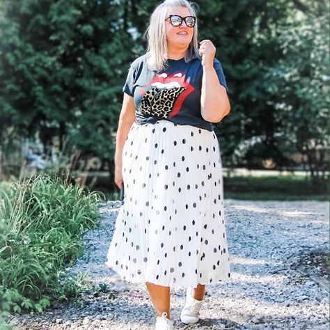 A graphic tee and a pleated polka dot skirt make fashion fun for women at any age and at any size. Plus size fashion can be fun! #plussize #plussizeoutfitideas #midsizeoutfitideas #midsizefashion #Regram via @CD5BVN3pIrn T Shirt With Skirt Outfit Plus Size, Maxi Dress And Tshirt Outfit, Plus Size Leopard Skirt Outfit, Plus Size Easter Outfit Casual, Plus Size Summer Outfits Skirts, Plus Size Funky Outfits, Apple Shape Plus Size Outfits, Long Skirt Outfit Plus Size, Plus Size Apple Shape Outfits Summer