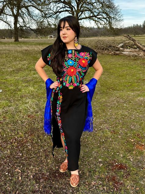 Dress Blue Long, Mexican Style Dresses, White Dress Long, Blue Long Dress, Traditional Mexican Dress, Party Dress Classy, Mexican Embroidered Dress, Long Dress Black, Embroidered Kimono