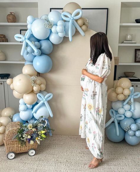 Classic Blue Baby Shower Decor, Boy Baby Shower Backdrop Ideas, Baby Boy Balloon Arch, Blue Floral Baby Shower Ideas, Dusty Blue Baby Shower Ideas, Oh Boy Baby Shower Ideas, February Baby Showers, Baby Boy Balloons, Baby Shower Balloon Arch