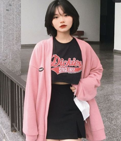 Bob Haircut Korean, Short Hair For Chubby Faces, Pretty Short Hair, Anime Haircut, Ulzzang Hair, Haircut Inspo, Tomboy Hairstyles, Bunny Cartoon, Short Hair Tomboy