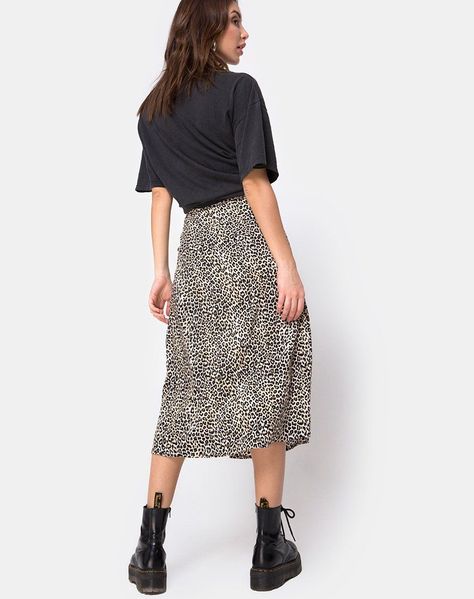 7d12b66d3df6af8d429c1a357d8b9e1adesc41171616ri Office Skirt, Leopard Print Skirt, Skirt Y2k, Y2k Aesthetic Outfits, Beach Skirt, Trendy Summer Outfits, Boho Print, Straight Skirt, Edgy Outfits