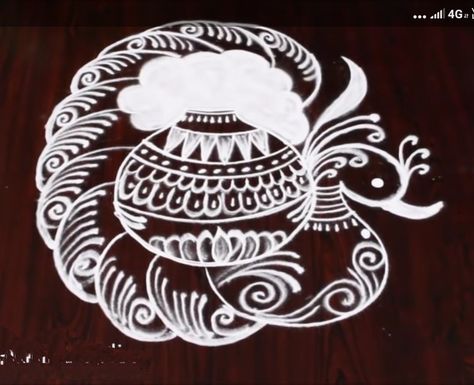 New Year Rangoli, Rangoli Designs Simple Diwali, Flower Pattern Drawing, Rangoli Side Designs, Rangoli Designs Latest, Simple Rangoli Designs Images, Simple Rangoli Border Designs, Rangoli Patterns, Muggulu Design