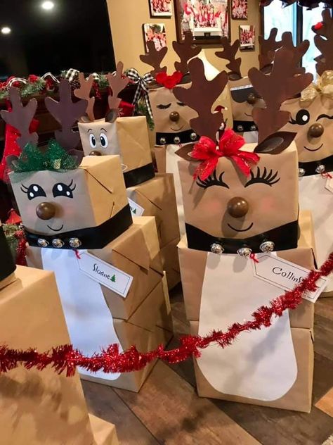 Reindeer Wrapping Ideas Brown Paper, Reindeer Wrapped Presents, Christmas Gift Towers For Kids, Kids Christmas Present Wrapping Ideas, Reindeer Christmas Present Boxes, Reindeer Present Tower, Reindeer Gift Wrapping Ideas, Reindeer Boxes For Christmas, Christmas Tower Ideas