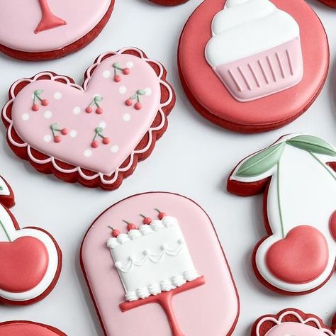 Red Cookies Decorated, Cherry Cookies Decorated, Girly Sugar Cookies, Strawberry Themed Cookies, Heart Decorated Cookies, Champagne Glass Cookies, Cookies Decorated Birthday, Cherry Sugar Cookies, Cute Sugar Cookies