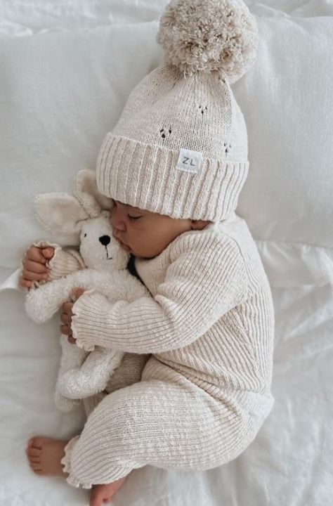 Kelsey Floyd Pregnant, Newborn Cold Weather Outfits, Aesthetic Newborn Clothes, Baby Outfits Aesthetic, Baby Astethic, Baby Stuff Aesthetic, Hospital Outfit For Baby Boy, Winter Newborn Outfits, Baby Boy Ideas