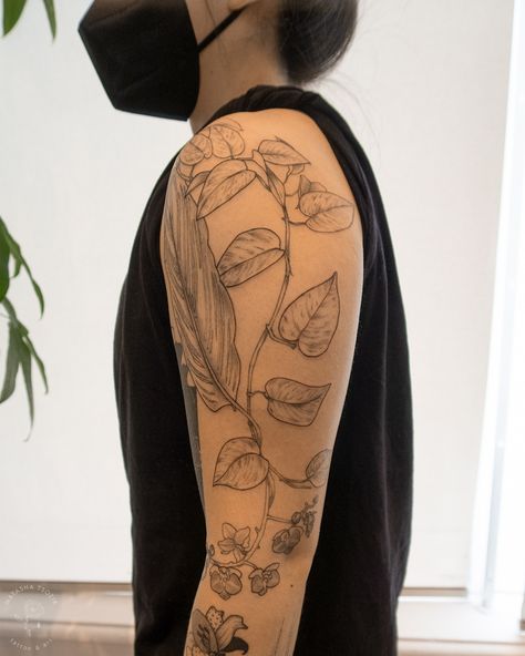 Pothos Plant Tattoo, Pothos Tattoo, Pothos Vine, Back Tats, Christian Sleeve Tattoo, Vine Tattoos, Plant Tattoo, Floral Tattoo Sleeve, Symbolic Tattoos