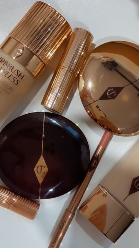 #charlottetilbury #makeup #fashion #ct #aesthetic #makeupideas Charollete Tilbury, Aesthetic Charlotte Tilbury, Charlotte Tillberry, Charlotte Tilbury Aesthetic, Ct Makeup, Expensive Makeup, Charlotte Tilbury Makeup, Makeup Bag Essentials, Makeup Package