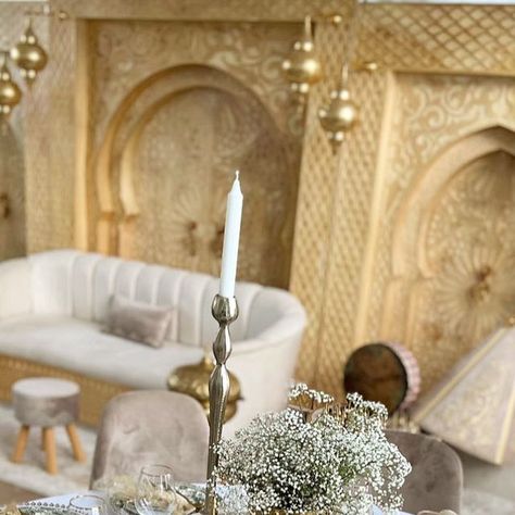 B Y I E M S on Instagram: "Henna tablesetting for a hennabride ’ 🍃

#tafeldecoratie #henna #hennabride #bride #tradition #maroccanwedding #wedding #flowers #tablesetting #setup #inspiration #weddinginspiration #gold #instagram #instagood #insta #wedding #pampasgrass #ede #thenetherlands #weddingdecor #decoracion #instagood #insta #hennadecor #hennadeco #deco #henna #hennatradition #mouray #groominspiration #groom" Henna Day, Setup Inspiration, Henna Night, Insta Wedding, Traditional Wedding, M S, Henna, Wedding Flowers, Table Settings