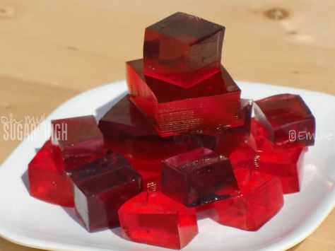 Knox Blox - I remember my mom making these as an after school treat. Knox Blox Recipe, Knox Blocks, Jello Jigglers, Fruit Desert, Sugar Free Jello, Healthy Afternoon Snacks, School Treats, Jello Recipes, Summer Eating