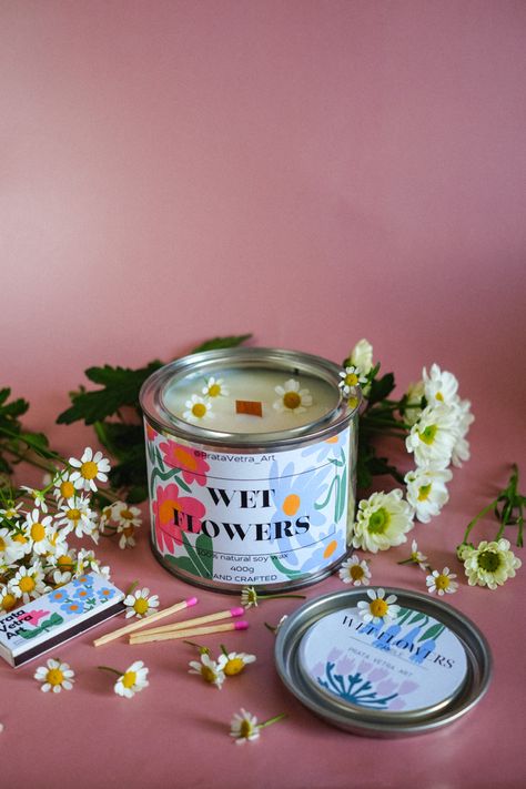 Candle Trends 2024, Candle Trends, Candle Marketing, Soy Candles Packaging, Cool Candles, Candles Trends, Candle Photoshoot, Wet Flowers, Sprinkle Votive Candles