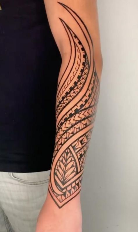 Tribal half sleeve tattoo for men Samoan Arm Tattoo For Men, Polynesian Tattoo Designs Forearm, Half Arm Tattoo Men, Half Sleeve Tattoo For Men, Men Henna Tattoo, Sleeve Tattoo For Men, Spiral Tattoos, Tattoo Wedding, Faded Tattoo