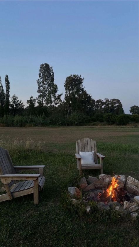 Farm Bonfire, Country Lockscreen, Country Life, Farm Life, Summer Nights, Summer Aesthetic, Future House, Happy Places, In The Middle