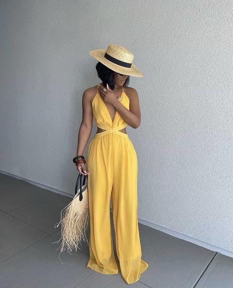 All White Beach Wedding Outfit Guest, Wedding Guest Looks Summer Classy, Feminine Outfits Black Women Summer, Winery Outfit Black Women, Chic Summer Outfits Black Women, Summer Beach Wedding Outfit Guest, Sunmer Dresses, Hair Styles Black, Beachwear Fashion