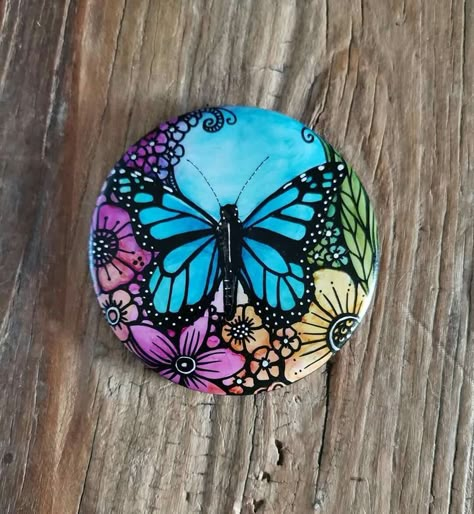 Butterfly Rocks, Diy Rocks, Christmas Pebble Art, Stone Pictures Pebble Art, Garden Rock Art, Mandala Painted Rocks, Butterfly Art Painting, Painted Rock Animals, Stone Art Painting