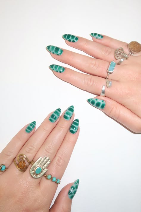 Crocodile Nails Green, Green Croc Print Nails, Alligator Skin Nails, Green Crocodile Nails, Alligator Print Nails, Green Croc Nails, Green Snake Nails, Crocodile Nail Design, Croc Nail Design