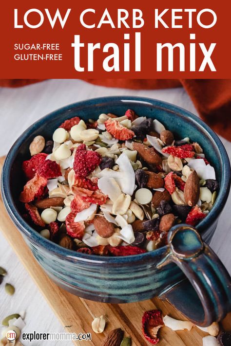 Look no further for an easy keto trail mix to pack on your next big hike! A sweet low carb snack mix of nuts, coconut, sugar-free chocolate, coconut, pumpkin seeds, and more! Sweet And Salty Trail Mix, Salty Trail Mix, Low Carb Snacks Sweet, Vegetarian Snack, Healthy Trail Mix, Healthy Snack Choices, Trail Mix Recipes, Kids Lunches, Low Carb Chocolate