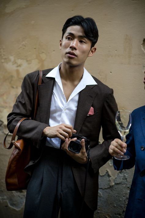 Poorly Dressed, Pitti Uomo Street Style, Dress Shirt And Tie, Soft Tailoring, Men Street, Suit Style, Cool Street Fashion, Gentleman Style, Street Style Looks