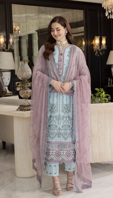 Cross Stitch Border, Asim Jofa, Pakistani Fancy Dresses, Readymade Saree, Beautiful Pakistani Dresses, Mode Abaya, Embroidered Border, Simple Pakistani Dresses, Beautiful Dresses For Women