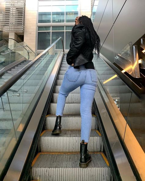 Prada Combat Boots Outfit, Prada Combat Boots, Black Jacket Outfit, Combat Boot Outfit, Filler Photos, Winter Ootd, Ootd Winter, Tiktok Outfits, Outfit Black