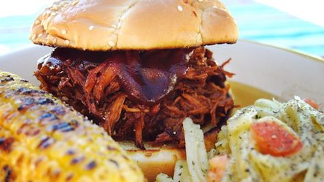 Slow Cooker Texas Pulled Pork, Texas Pulled Pork, Church Recipes, Braised Pork Shoulder, Easy Potluck, Slow Cooker Pulled Pork, Pulled Pork Recipes, Crockpot Recipes Beef, Pork Sandwich