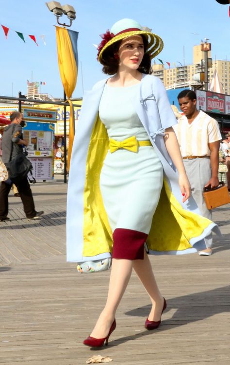 Photos of the Cast of <em>The Marvelous Mrs. Maisel </em>on Set for Season 4 Early 1960s Fashion Women, Midge Maisel Aesthetic, Rachael Brosnahan, Mrs Maisel Outfits, Marvelous Mrs Maisel Fashion, Ms Maisel, Mrs Maisel Fashion, Maisel Style, Midge Maisel