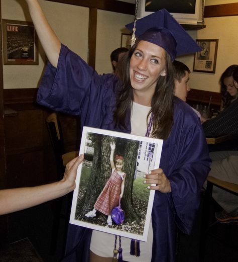 First day of kindergarten to college grad! Except I will be holding a picture of me on my last day of high school holding a picture of me on my first day in kindergarten! Last Day Of High School, First Day Of Kindergarten, My Last Day, Kindergarten First Day, Grad Photos, Graduation Day, I Am The One, Pic Ideas, My Last