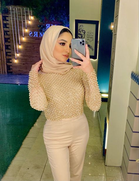 Chic outfit for wedding with hijab Jumpsuit Outfit Party, Outfit For Wedding, Jumpsuit Outfit Casual, Eid Outfit Ideas, Dresses Night, Eid Outfit, Top And Jeans, Hacks Clothes, Jumpsuit Outfit