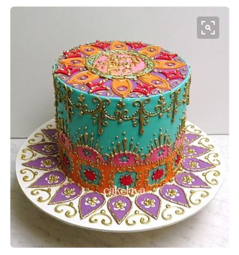 mandala iced cake. Moroccan Cake, Arabisk Mat, Mehndi Cake, Henna Cake, Indian Cake, Gateaux Cake, Take The Cake, Gorgeous Cakes, Love Cake