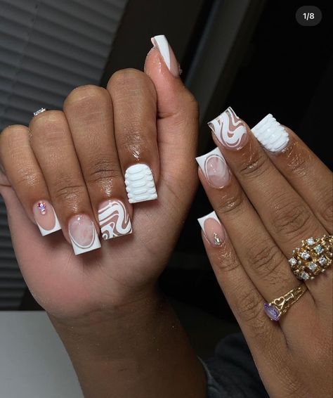 Who says short nails aren’t cute ?? Get into this short but classy nail set ! Short Fake Nails, Acrylic Nail Set, Hard Nails, Girly Acrylic, Fly Outfit, Colored Acrylic Nails, Girly Acrylic Nails, French Tip Acrylic Nails, Acrylic Nails Designs