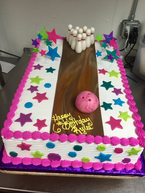 Bowling Cake Bowling Party Cake Ideas, Bowling Alley Cake, Bowling Themed Birthday Cake, Girls Bowling Birthday Party Ideas, Bowling Theme Cake, Glow Bowling Party Ideas, Bowling Cake Ideas, Bowling Party Cake, Cake Bowling