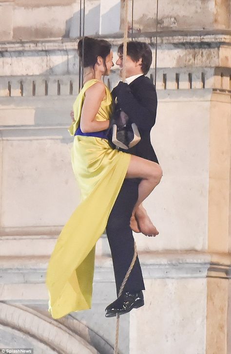 Hanging by a moment here with you :) Tom Cruise And Rebecca Ferguson, Yellow Satin Prom Dress, Vienna Opera House, Spring Season Outfit, Tom Cruise Mission Impossible, Tom Cruise Hot, Unicorn Costume Kids, Summer Birthday Outfits, Stunt Woman