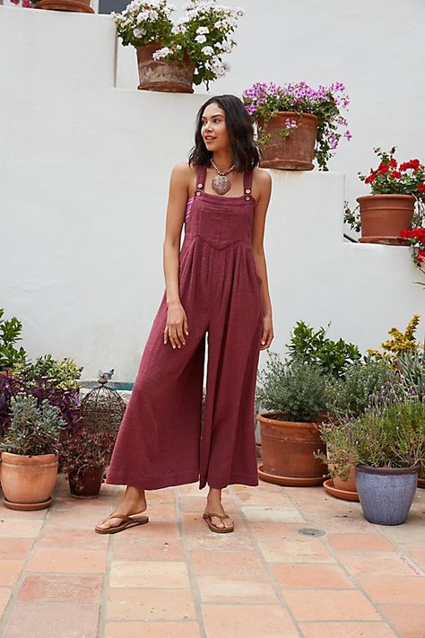 Women Overalls, Free People Jumpsuit, Shoes Jeans, Overalls Women, Farm Girl, Hottest Fashion Trends, Dungarees, Summer Clothes, Boho Clothing