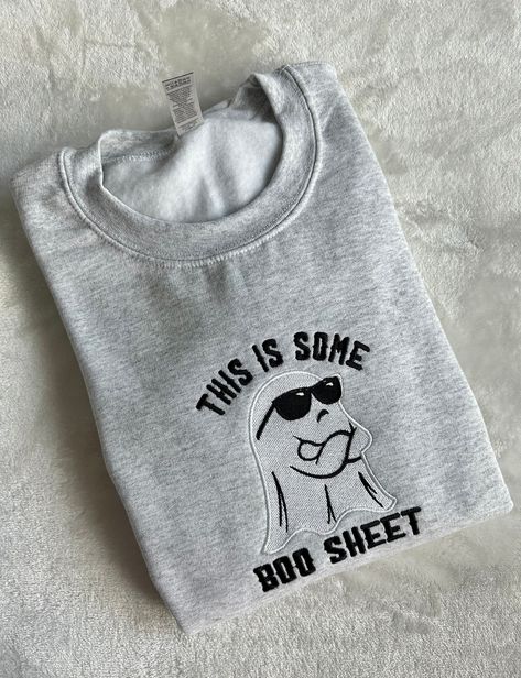 Super cute Boo Sheet Halloween Sweatshirt. Handmade with high quality printing. Material: Ribbed hem and cuffs Hood with pull strings 50/50 Cotton, Poly Blend Elastic/Knit Trim Fit:  Unisex Care: Machine wash cold. Tumble Dry Low Spooky Sweatshirt Ideas, Halloween Hoodie Ideas, Fall Embroidered Sweatshirts, Embroidered Clothes Ideas, Sweatshirts Ideas, Embroidered Ghost, Halloween Sweaters, Spooky Sweatshirt, Halloween Clothes