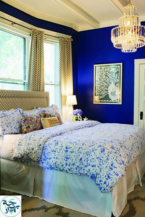 Love the wall color Blue Gold Bedroom Ideas, Royal Blue And Gold Bedroom, Blue Gold Bedroom, Blue And Gold Bedroom Ideas, Lucite Chandelier, Royal Blue Bedrooms, Gold Bedroom Ideas, Royal Blue Walls, Blue And Gold Bedroom