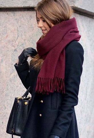 9327969053c0068dd9e07c529866b94ddesc38867623ri Burgundy Scarf Outfit, Burgundy Scarf, Navy Blue Coat, Scarf Outfit, Red Scarf, Stylish Clothes For Women, Spring Outfits Women, Pinterest Fashion, Casual Winter Outfits