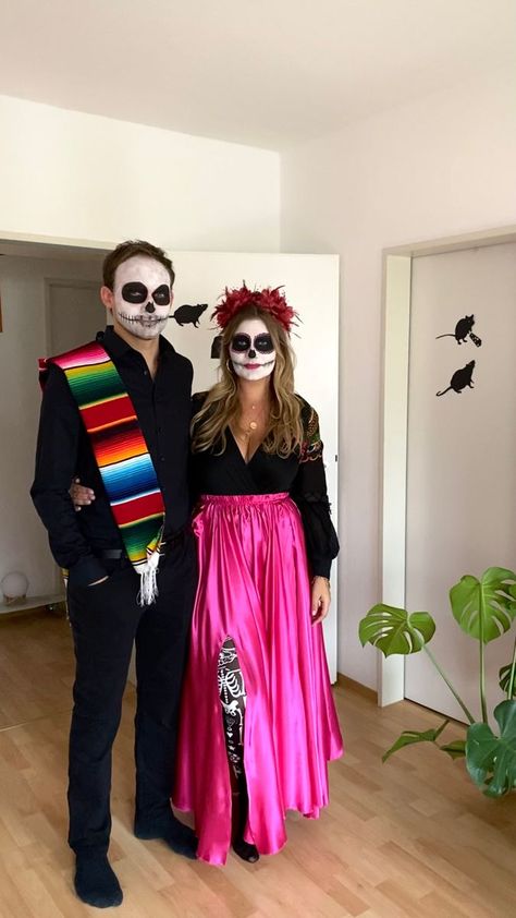 Mexican Fiesta Costume, Mexico Halloween Costumes, Katrina Outfits Halloween, Day Of Dead Costume Diy, Mexican Dress Up Costume Diy, Dia De Los Muertos Costumes For Couples, Day Of The Dead Womens Costume, Diy Day Of The Dead Outfit, Mexican Halloween Costume Couple