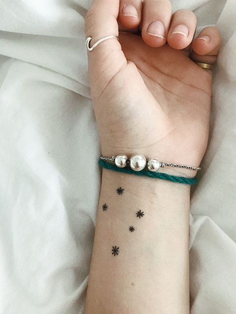 southern cross constellation Southern Star Tattoo, Unique Constellation Tattoo, Cetus Constellation Tattoo, Southern Cross Constellation Tattoo, Constalation Stars Tatoos, Southern Cross Tattoo, Crux Constellation, Southern Cross Star Tattoo, Southern Cross Constellation