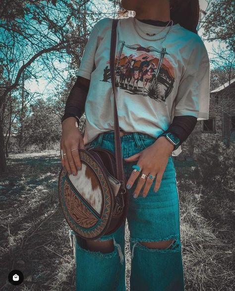 #rodeooutfit #spacecowgirl #broadwaygirlsoutfit #westernfashion
#fancycowgirl 
#rodeofashion #westernstyle #rodeostyle #westernboutique #nfrfashion #cowgirlfashion #westernchic #cowgirlstyle #nfrstyle #westernlifestyle #cowgirlchic #bohowestern #westernlifeandstyle #westernwear #western #cowgirl #westernjewelry #punchy #rodeo Western Cozy Outfits, Country Concert Outfit Simple, Casual Western Fall Outfits, Western Baddie Outfits, Western Skirt Outfits Women, Cute Winter Western Outfits, Dark Western Aesthetic Outfits, Grungy Western Outfit, Concert Black Outfit