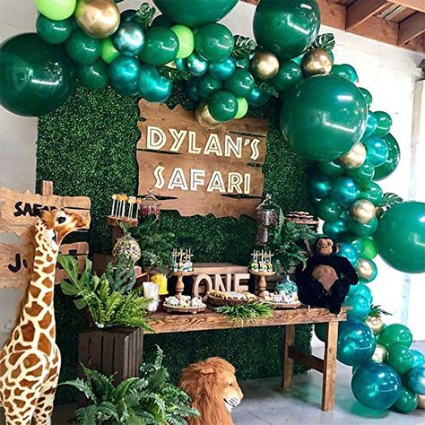 Jungle Themed Birthday Party, Candy Dessert Table, Safari First Birthday, Jungle Theme Birthday Party, Jungle Thema, Jungle Safari Birthday, Boys First Birthday Party Ideas, Jungle Theme Parties, Jungle Theme Birthday