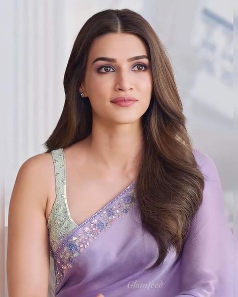 Kriti Sanon Saree, Kriti Sanan, Kriti Sanon, Saree Photoshoot, Stylish Sarees, Indian Actress Hot Pics, Bollywood Celebrities, Indian Beauty Saree, India Beauty