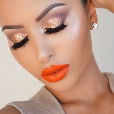 Amrezy Makeup Ojos, Orange Lipstick, Gold Eye Makeup, Orange Lips, 2019 Makeup, Gold Eyeshadow, Beauty Make-up, Gold Eyes, Lipstick Makeup