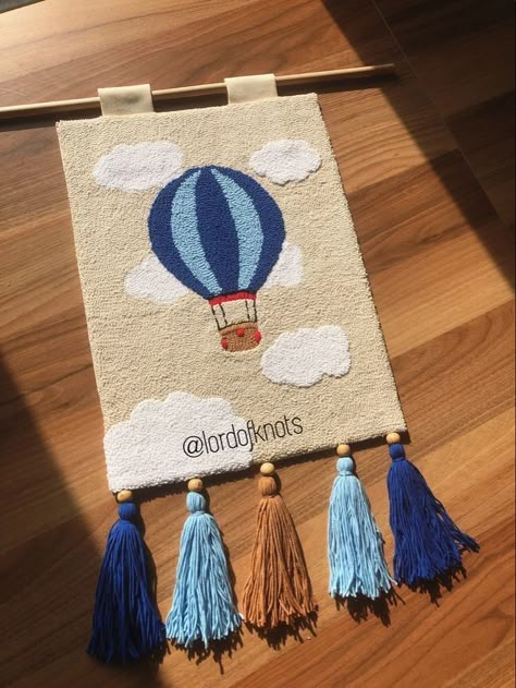 Punch Needle Hot Air Balloon, Nursery Punch Needle, Punch Needle Garland, Punch Needle Nursery, Yarn Art Projects, Punch Needle Art, Punch Needle Ideas, Punch Needling, Weaving Loom Diy