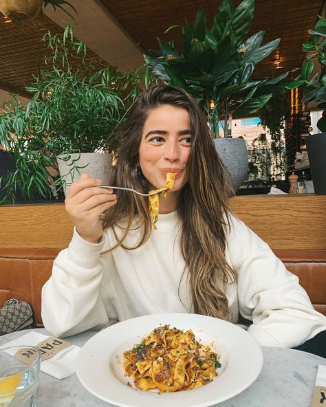 Pasta Photo Instagram, Pasta Selfie, Pasta Photo, Pappardelle Pasta, Italian Restaurant, Beach Hair, Good Mood, Wavy Hair, Italian Recipes