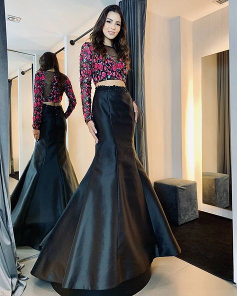 Mermaid Cut Lehenga, Mermaid Skirt Outfit, Traditional Skirt And Top, Fish Cut Gown, Black Maxi Dresses, Indian Outfits Modern, Indian Wardrobe, Floral Maxi Dresses, Stylish Kurtis Design