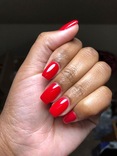 Small Red Acrylic Nails, Dark Red Nails Design Classy, Red Short Nails Black Women, Natural Gel Nails Ideas Dark Skin, Red Nails Dark Skin, Red Shirt Nails, Red Nails Dip, Short Red Nails Ideas, Gel Red Nails