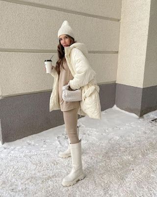 White Chunky Boots, Classy Winter Outfits, Winter Fashion Outfits Casual, Snow Outfit, Cold Outfits, Winter Mode, Mode Inspo, Looks Chic, Autumn Outfit